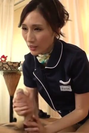 Julia MEYD-719: Vợ hàng xóm dâm đãng, massage hoang dại khiến đàn ông gào thét