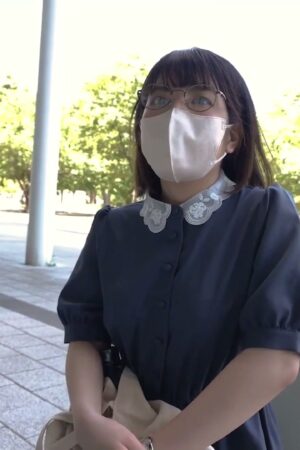 Yuhi MOGI-115: Nữ sinh kính cận lột xác, va chạm hoang dại không kiềm chế