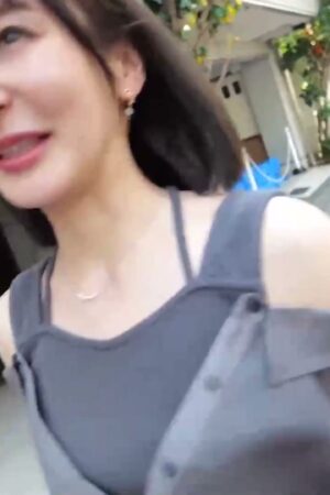 Yuri-chan và BEAF-143: Đêm cuồng nhiệt mất kiểm soát